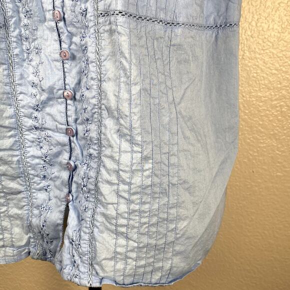 a.n.a. Sz 2XL Sleeveless Button-Down V-Neck Light Blue Blouse Floral Detail - Picture 5 of 9